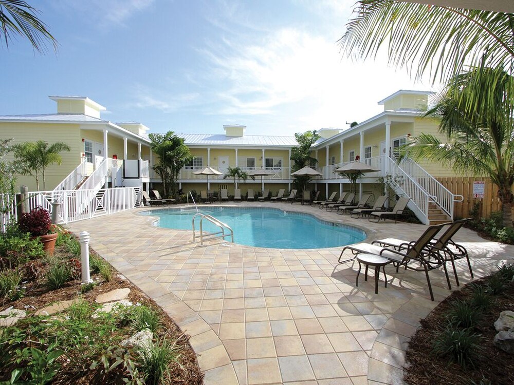 The Beach Club at Siesta Key #206B:  2 BR / 2 BA Resort by RVA, Sleeps 6