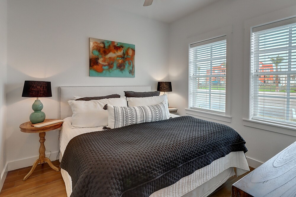 1stFl Condo w/ Beachy Fun Style+Access to All Cinnamon Shore Amenities