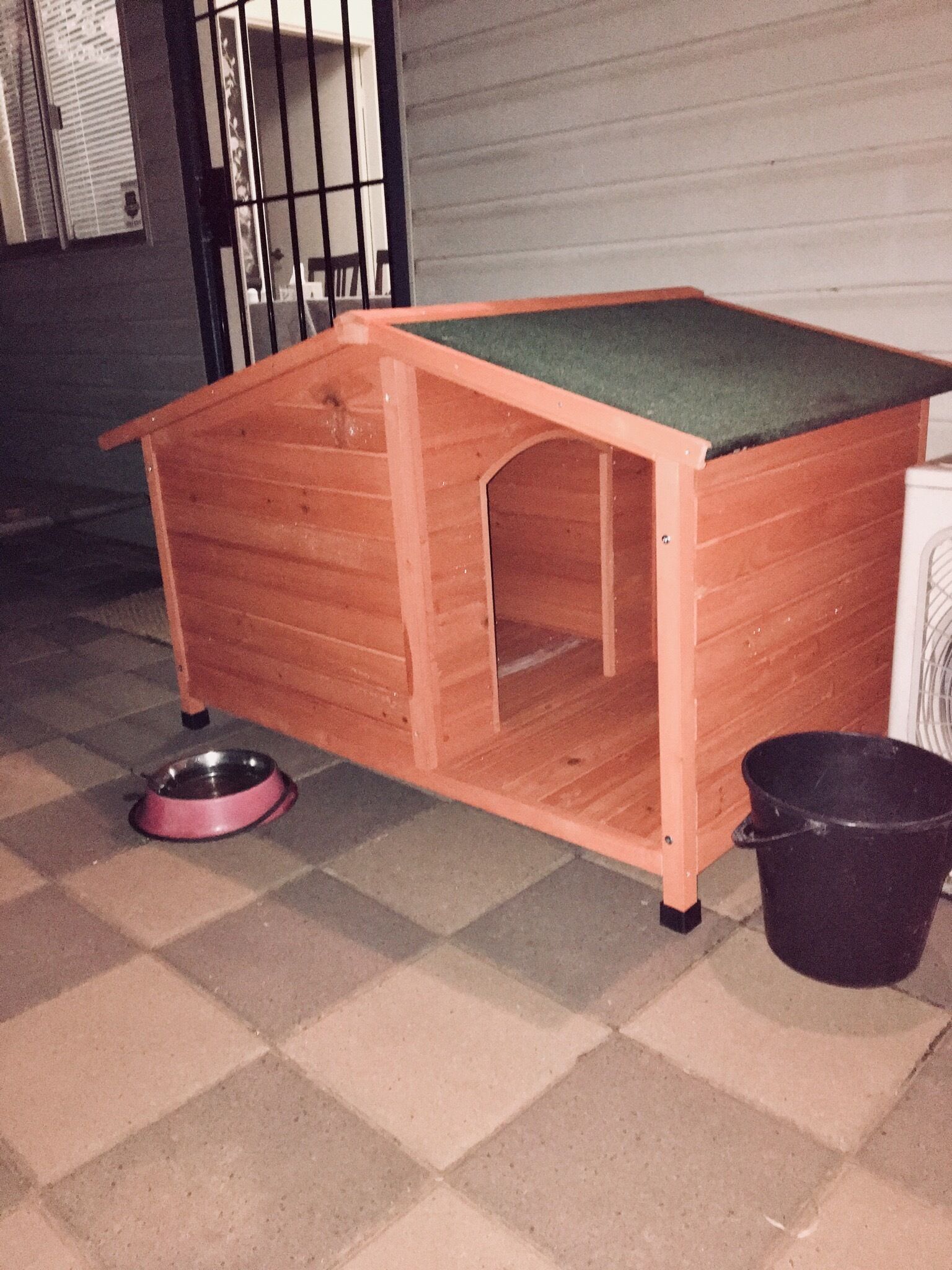 Rose Cottage - Pet and Family Friendly Accommodation