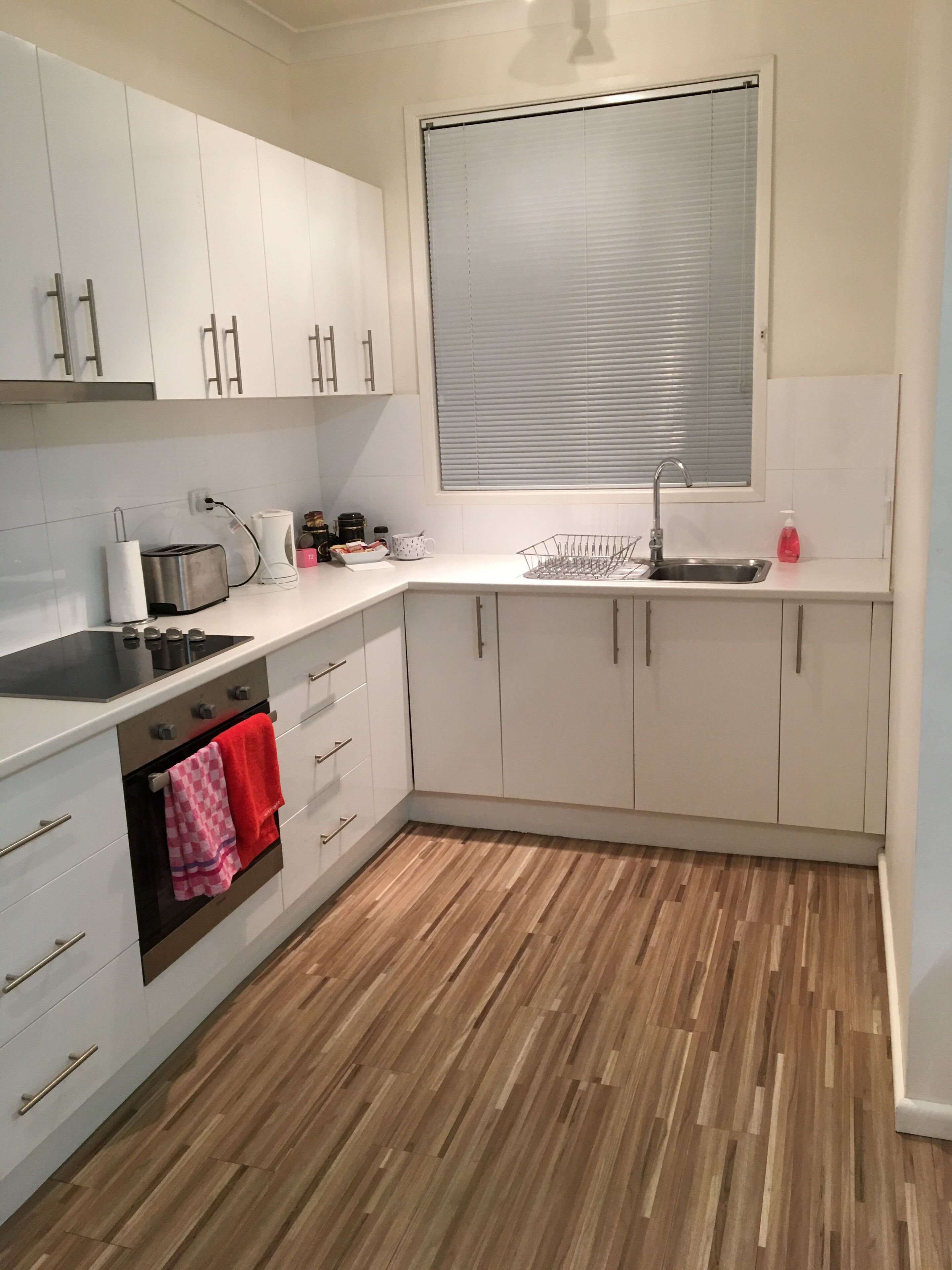 Rose Cottage - Pet and Family Friendly Accommodation