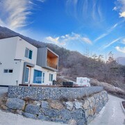 Hotels Closest To Suyanggae Prehistory Museum In Danyang - 