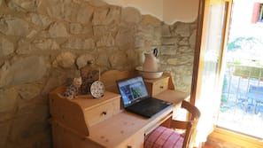 1 chambre, lits bébé, Wi-Fi, draps fournis