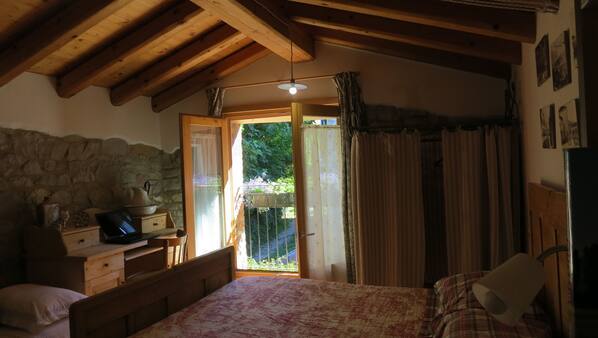 1 chambre, lits bébé, Wi-Fi, draps fournis