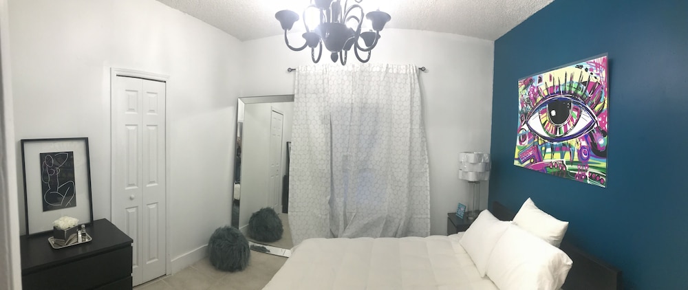 Cozy 4 Bdrm 2Bath Home close to Design District, Wynwood #ArtBasel #MiamiBeach