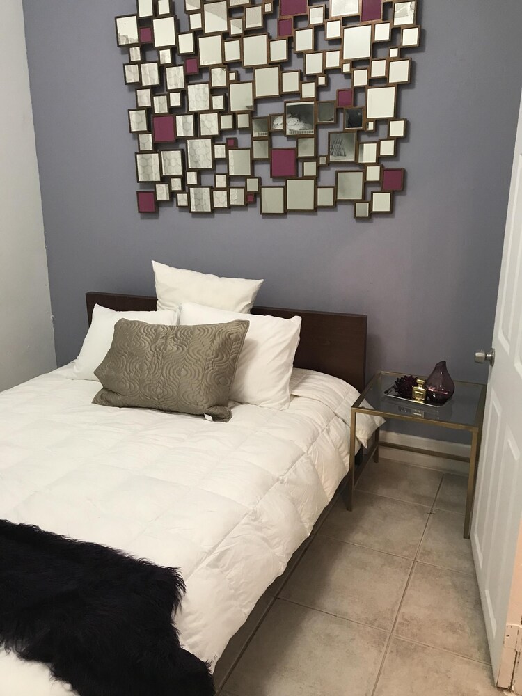 Cozy 4 Bdrm 2Bath Home close to Design District, Wynwood #ArtBasel #MiamiBeach