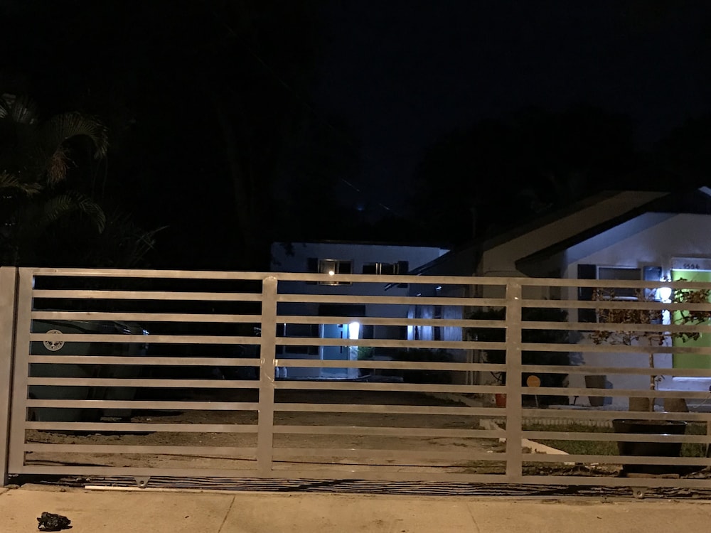 Cozy 4 Bdrm 2Bath Home close to Design District, Wynwood #ArtBasel #MiamiBeach