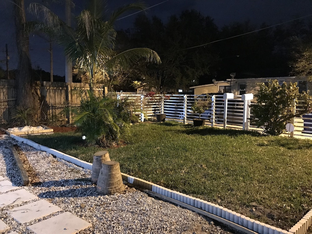 Cozy 4 Bdrm 2Bath Home close to Design District, Wynwood #ArtBasel #MiamiBeach