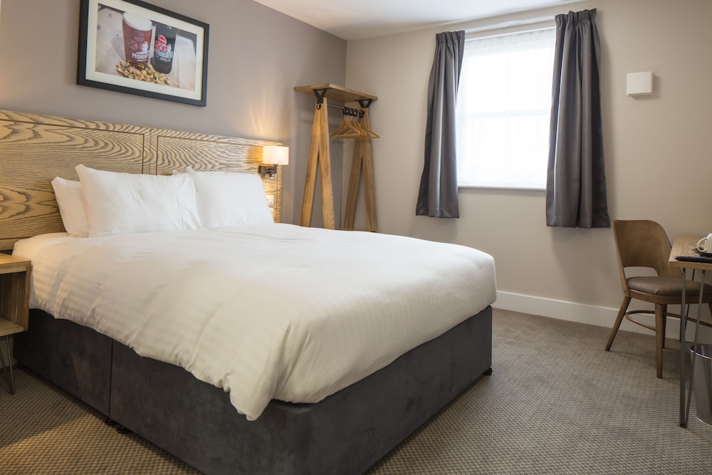 Raven’s Cliff, Motherwell by Marston's Inns