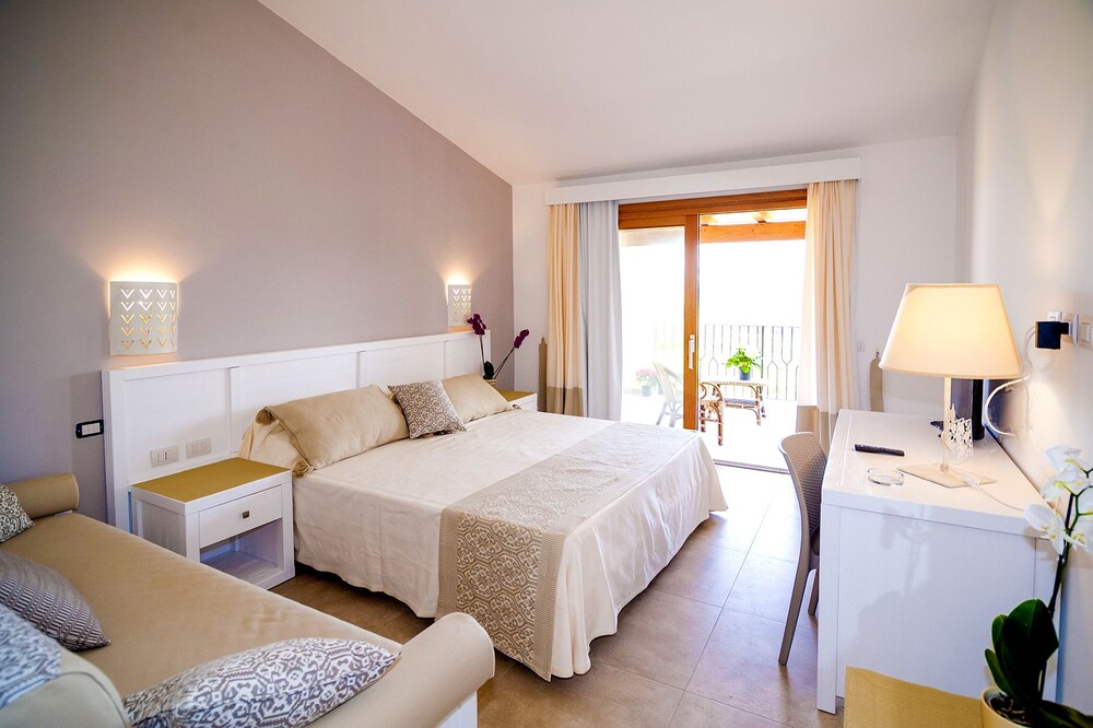 Stella Marina Camere Sul Mare In Budoni Hotel Rates - 