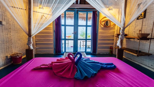 Premium bedding, in-room safe, laptop workspace, blackout curtains