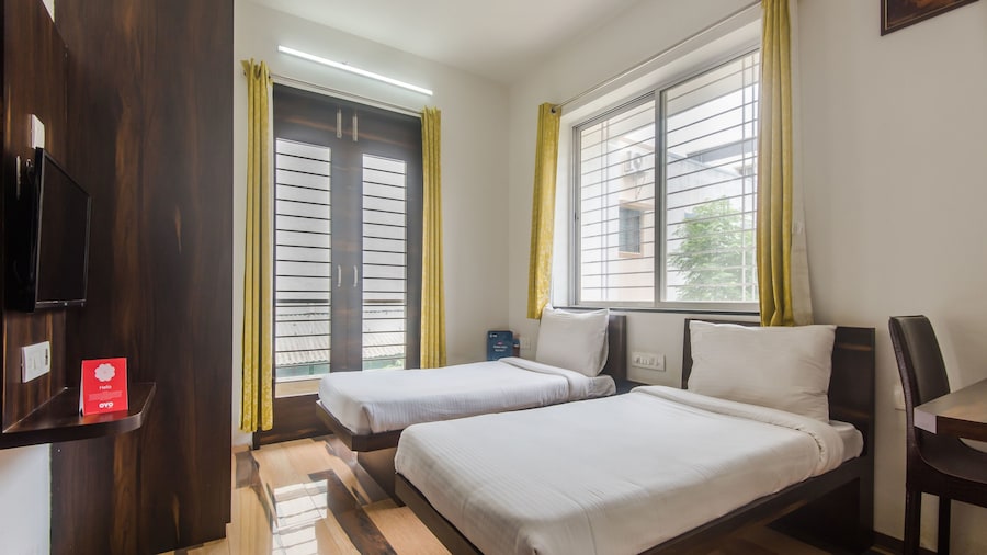 OYO 9738 Hotel House Khas Suites