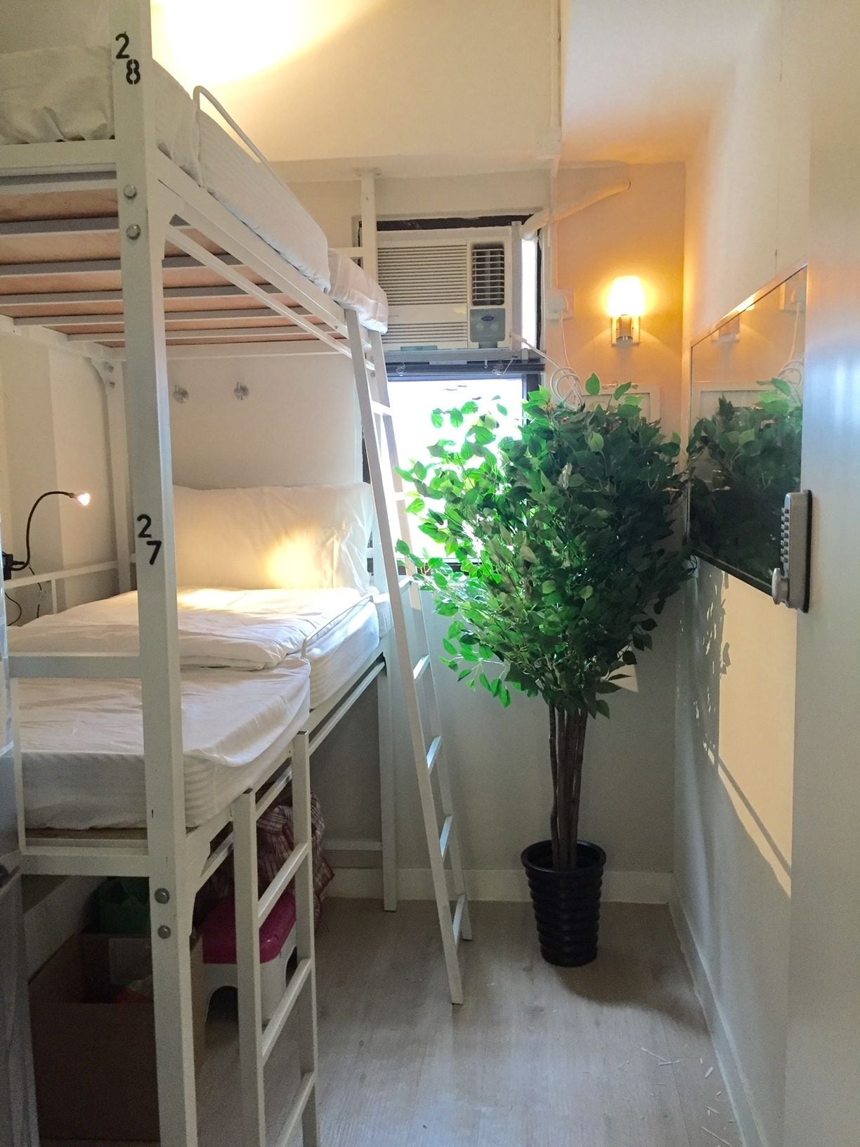 Apple Hotel