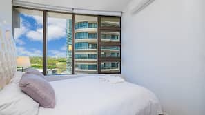 2 bedrooms, premium bedding, in-room safe, iron/ironing board