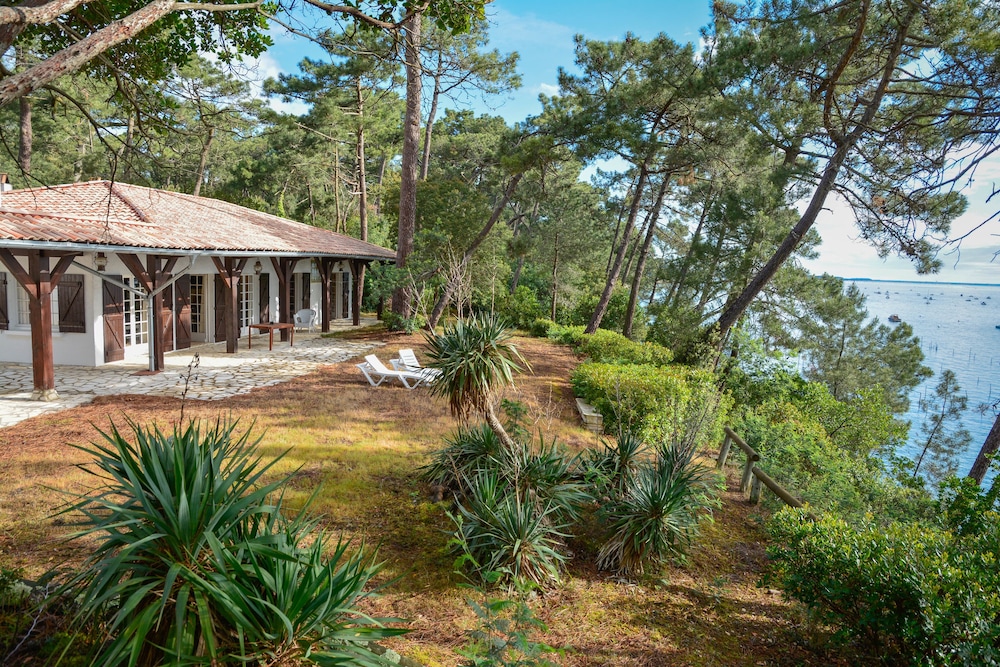 Demeure du Siecle in Lège-Cap-Ferret, France