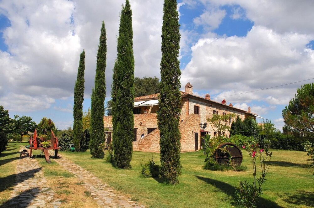 Casale Baldelli In Castiglione Del Lago Hotel Rates