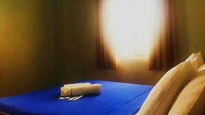 Desk, free WiFi, linens, wheelchair access