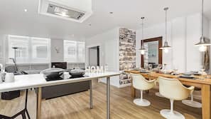 2 bedrooms, iron/ironing board, free WiFi, linens