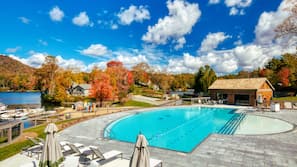 Seasonal outdoor pool, pool umbrellas, sun loungers