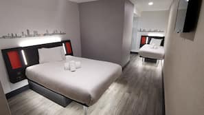 Iron/ironing board, WiFi, linens, wheelchair access