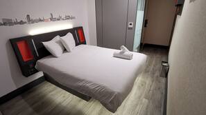 WiFi, linens, wheelchair access