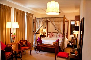 Deluxe Double Room, Private Bathroom | 1 bedroom, premium bedding, desk, soundproofing