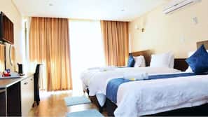 Minibar, in-room safe, iron/ironing board, free WiFi
