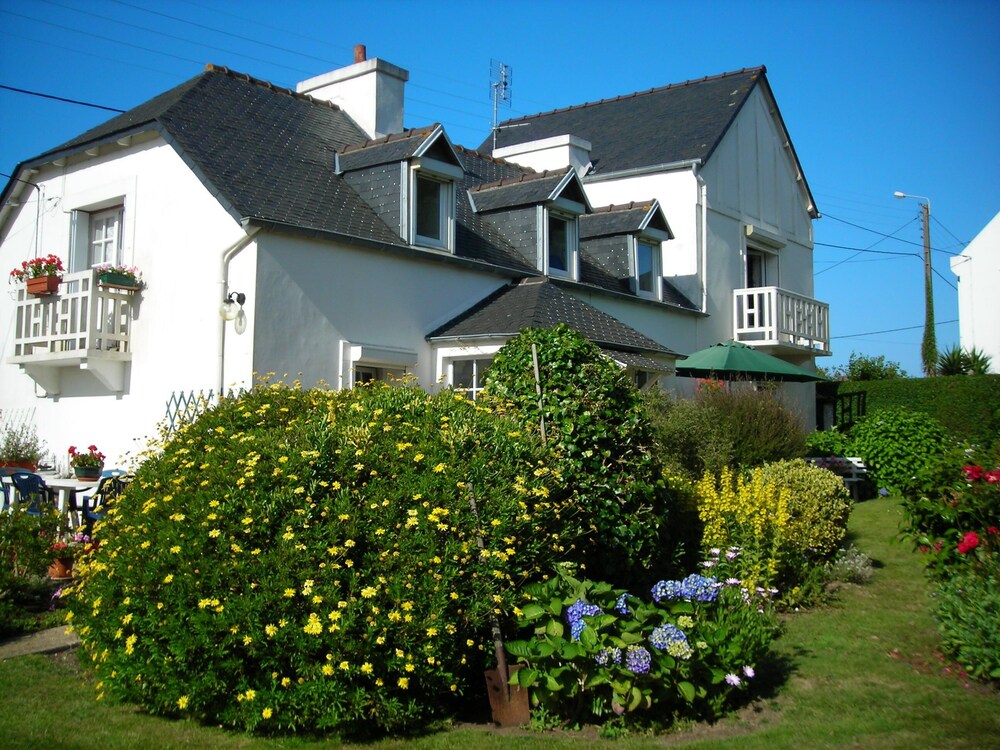 Charming Family House In Carantec In Morlaix Bay In Carantec