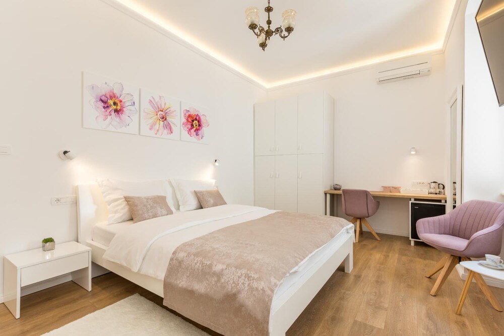 Spalato Luxury Rooms AU106 Deals & Reviews (Split, HRV) Wotif