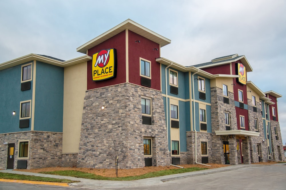 My Place Hotel Davenport Quad Cities Ia 2018 Room Prices 75 Deals Hotel Interior Featured Image