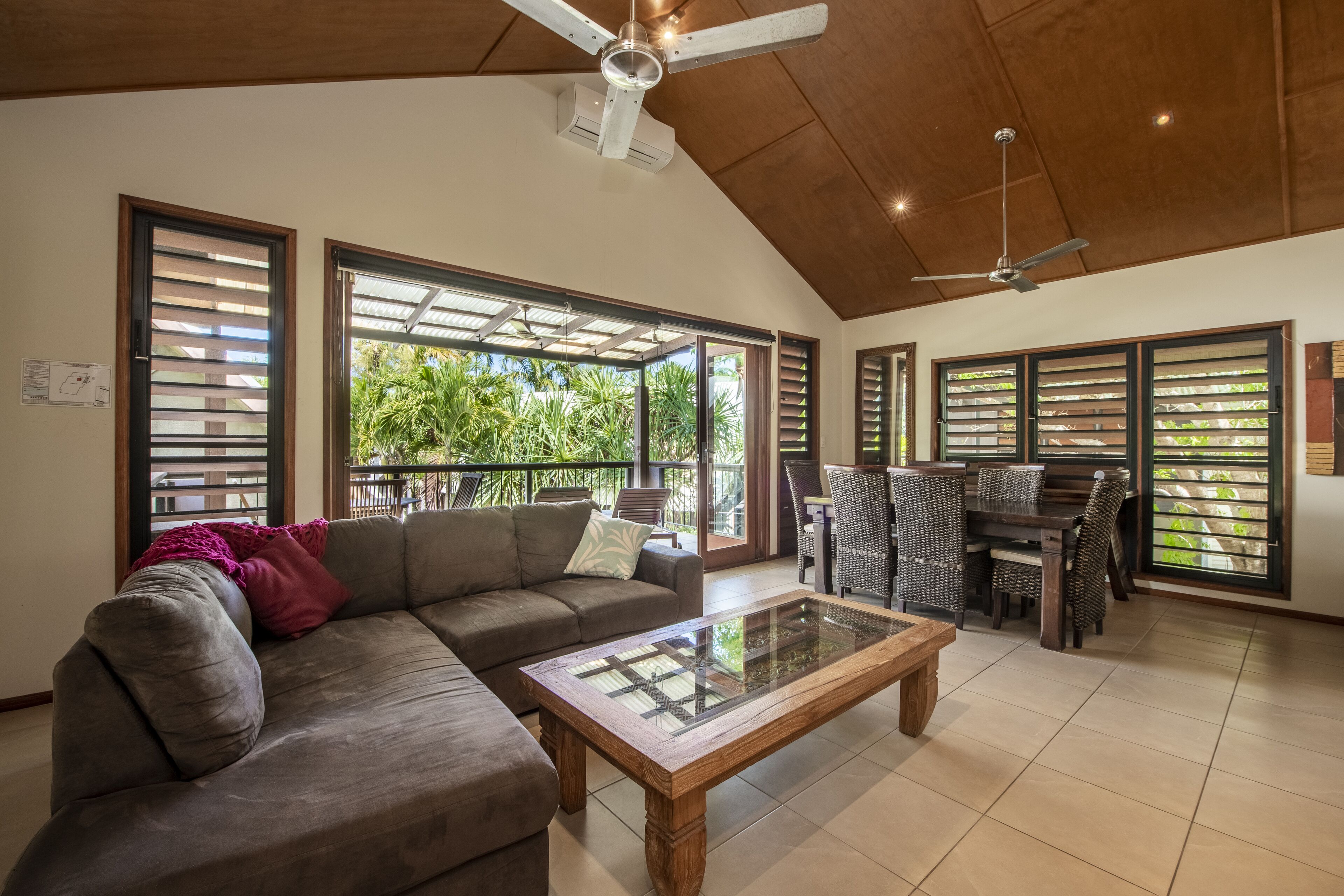 Pure Magnetic Villa 9