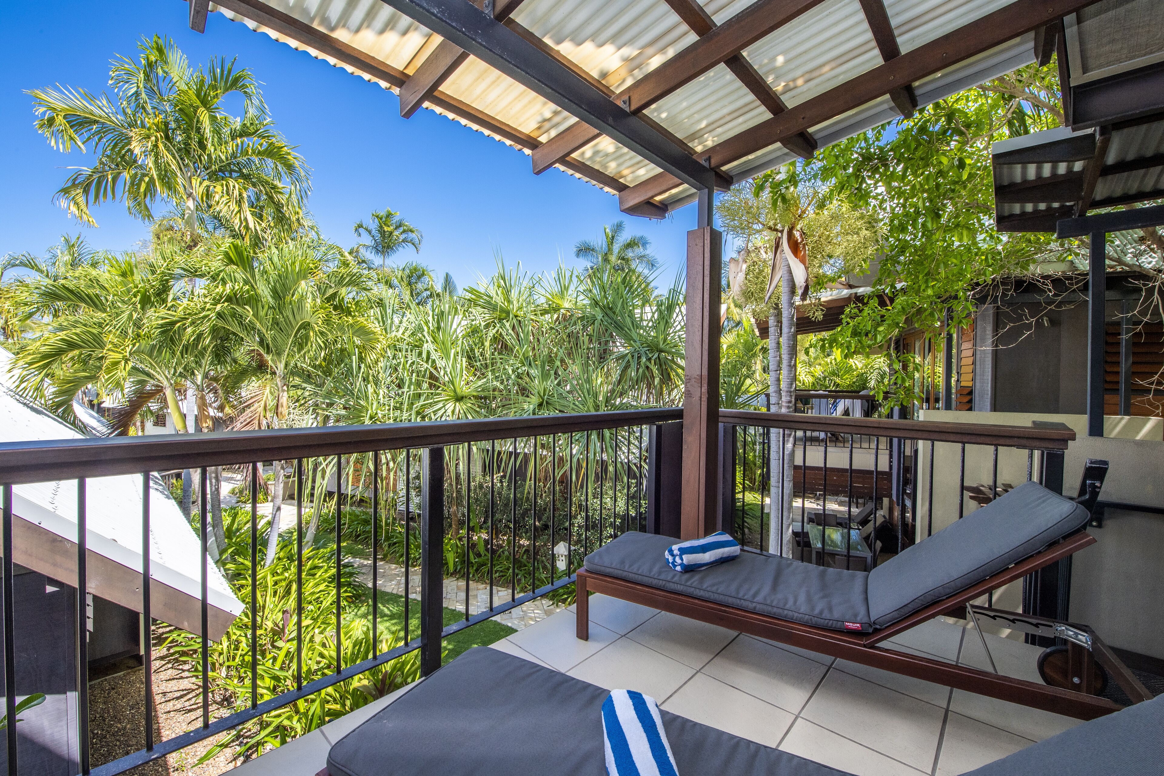 Pure Magnetic Villa 9