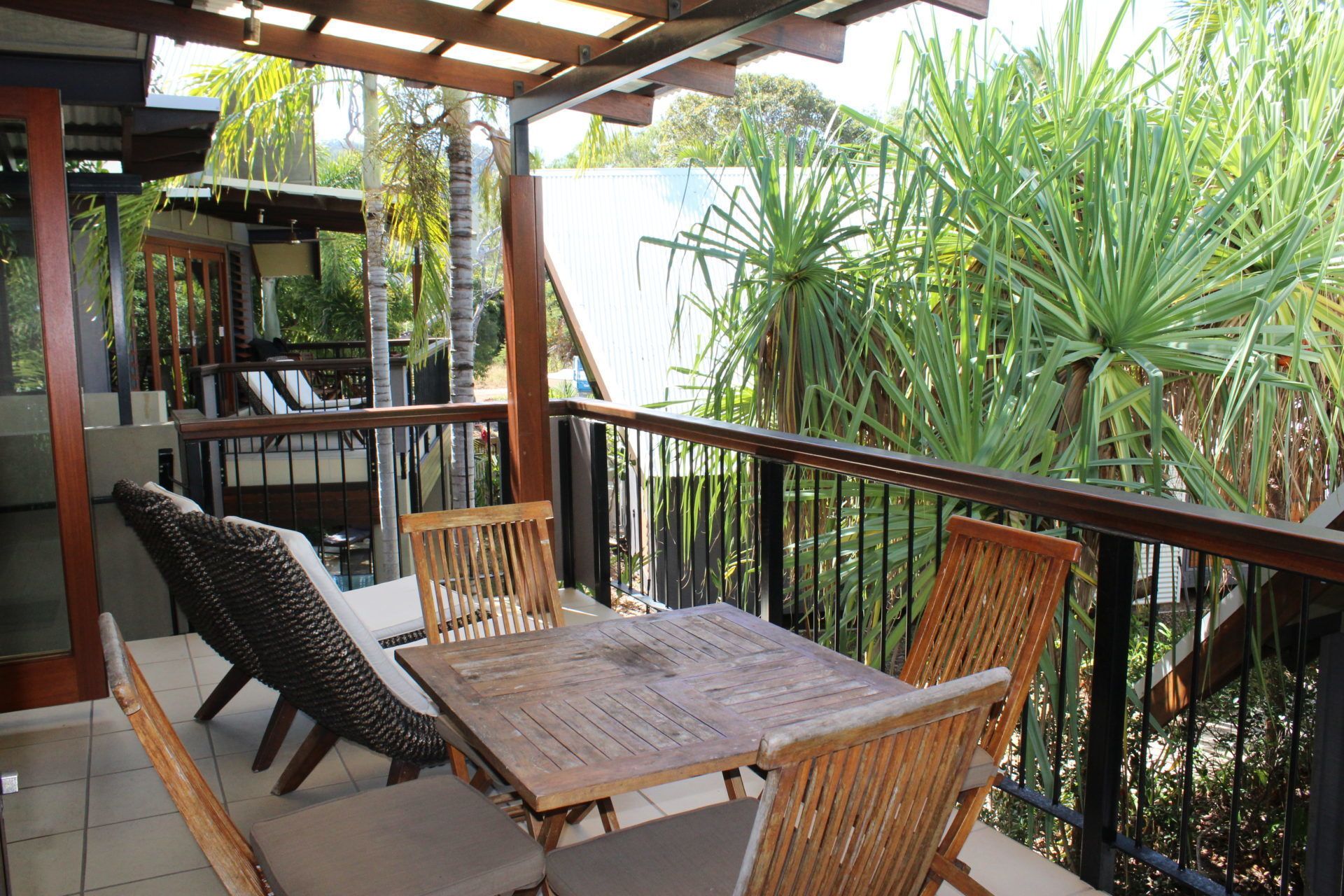 Pure Magnetic Villa 10