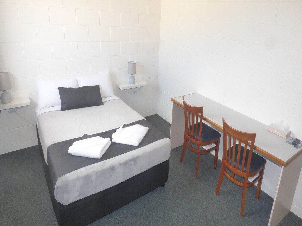 Banjo Paterson Motor Inn AU100 Deals & Reviews (Townsville, AUS) Wotif