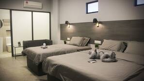 Desk, iron/ironing board, free WiFi, wheelchair access
