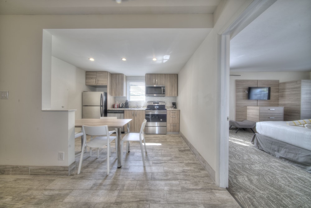 Riverside Apartments By The Beach in Fort Lauderdale Best Rates