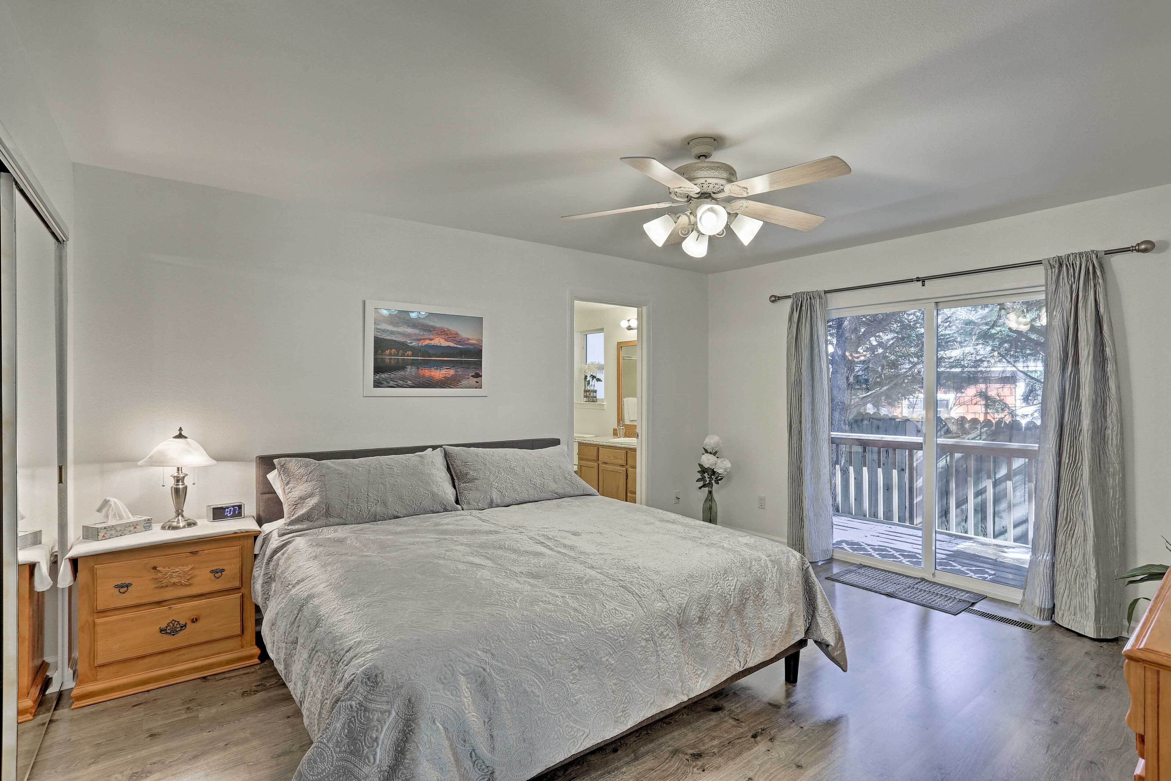 Cozy Home W/fireplace 11 Mi. to Mt Shasta Ski Park，沙斯塔山 - 美国 - 2021 优惠，点评和图片 in Mount Shasta, United States