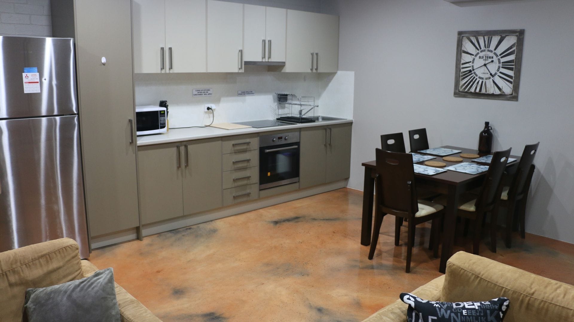 Westside Studio Apartments Room 9