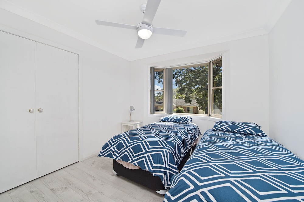 Aqualuna at Lighthouse Beach, 8 Capalla Court,