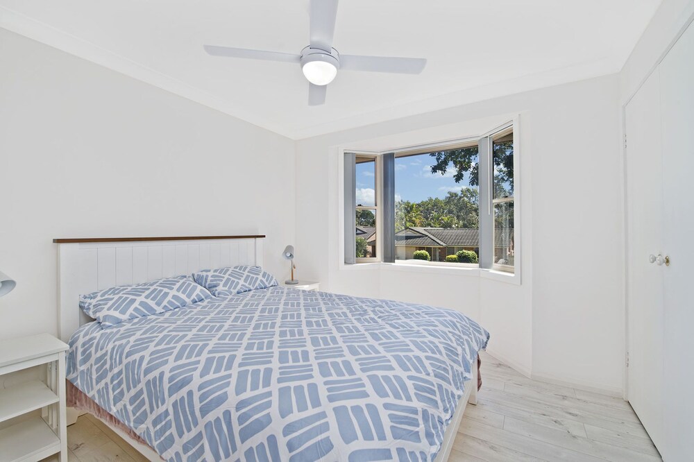 Aqualuna at Lighthouse Beach, 8 Capalla Court,