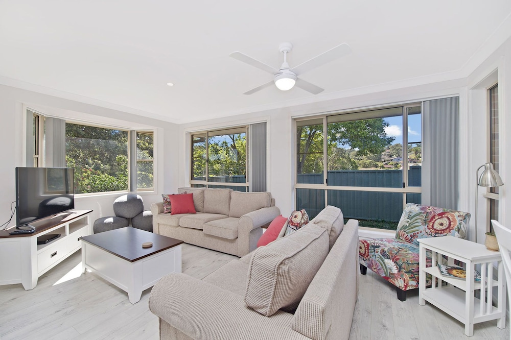 Aqualuna at Lighthouse Beach, 8 Capalla Court,