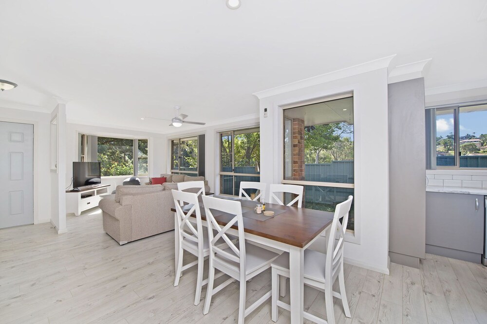 Aqualuna at Lighthouse Beach, 8 Capalla Court,