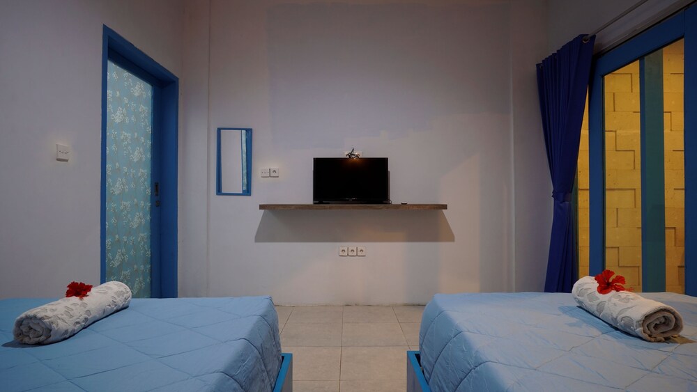 Gilifornia Hostel Lombok Room Prices Reviews Travelocity - 