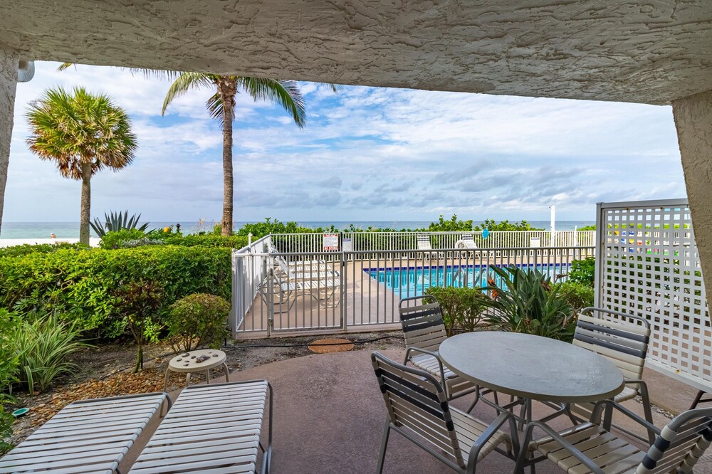 The Beach on Longboat Key #101: 1 BR + Den/2 BA Resort on Longboat Key by RVA