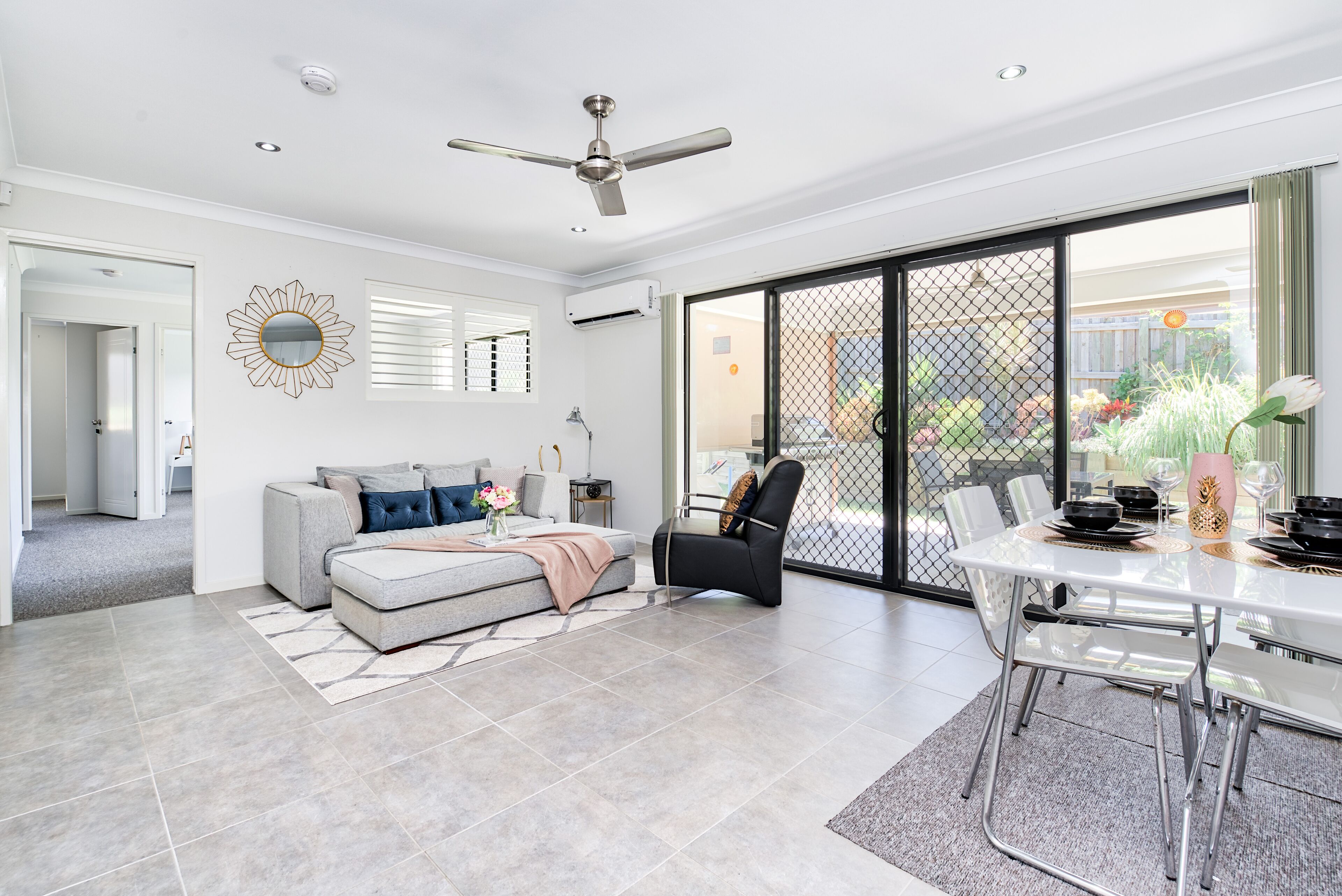 Amazing Value! Entire Home near Theme Parks &Westfield, unlimited WIFI