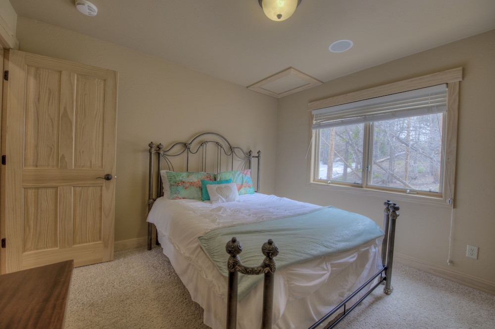 Cabins & Cabin Rentals in Frisco, CO from 29 VacationHomeRents