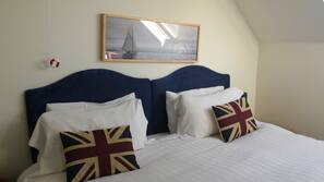 Iron/ironing board, free WiFi, linens, wheelchair access