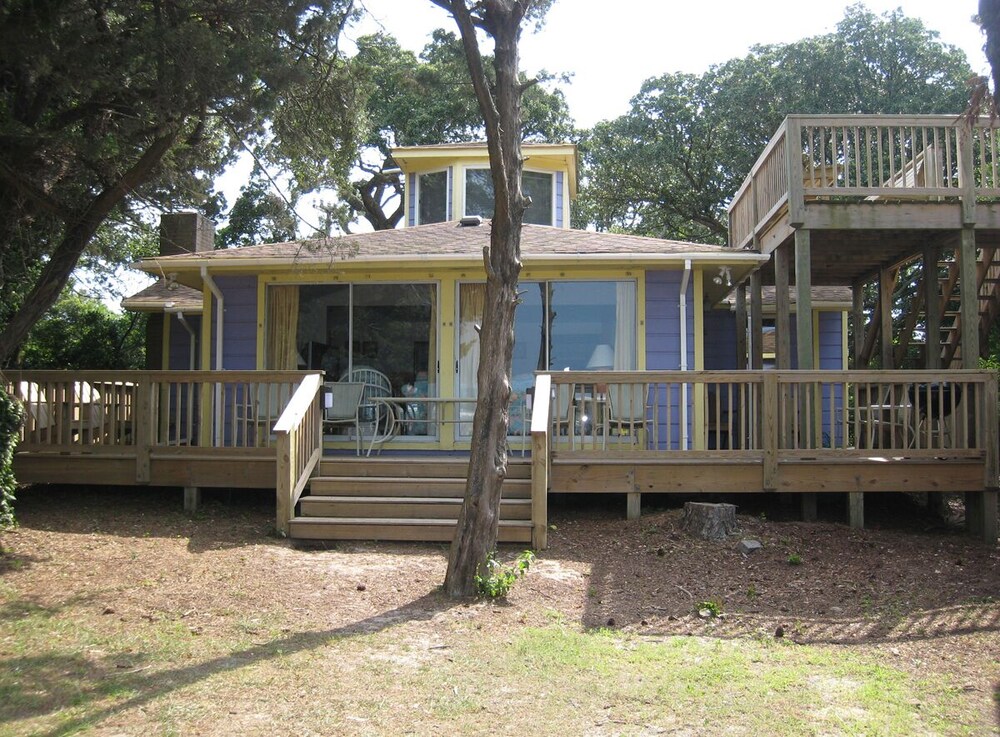 Creekside Dog friendly with harbor views, dock. Ocracoke Vrbo