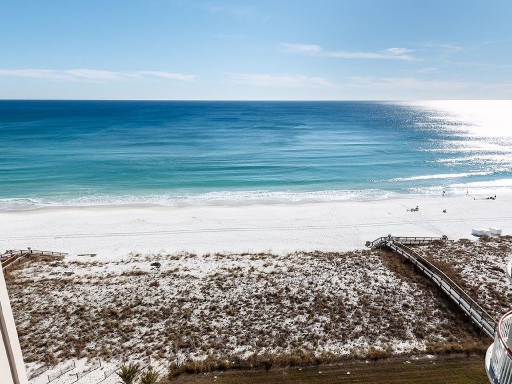 GULF FRONT. Free Beach service(Mar - OCT).