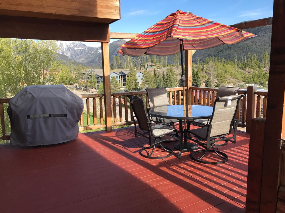 Gorgeous Grand Ave Home with Beautiful Views of Mtns. & Lake!!