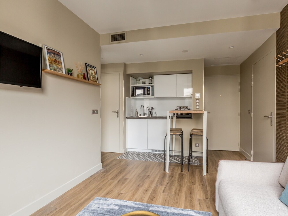 Edgar Suites Expo Paris Porte de Versailles in Paris Best Rates